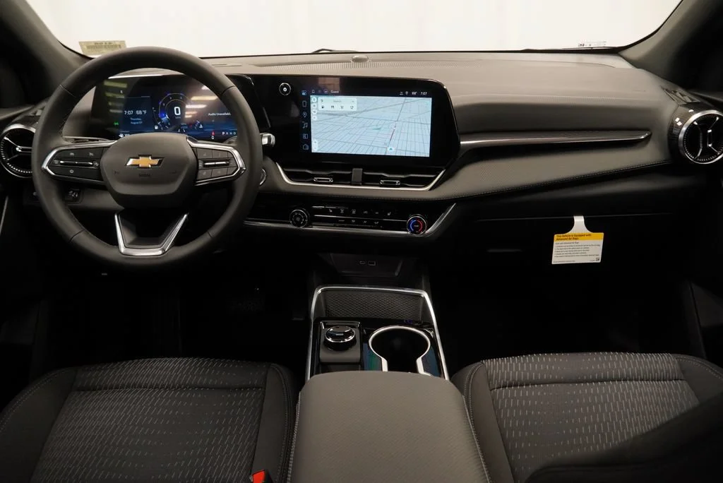 2027 Chevrolet Equinox LT - Photo 8