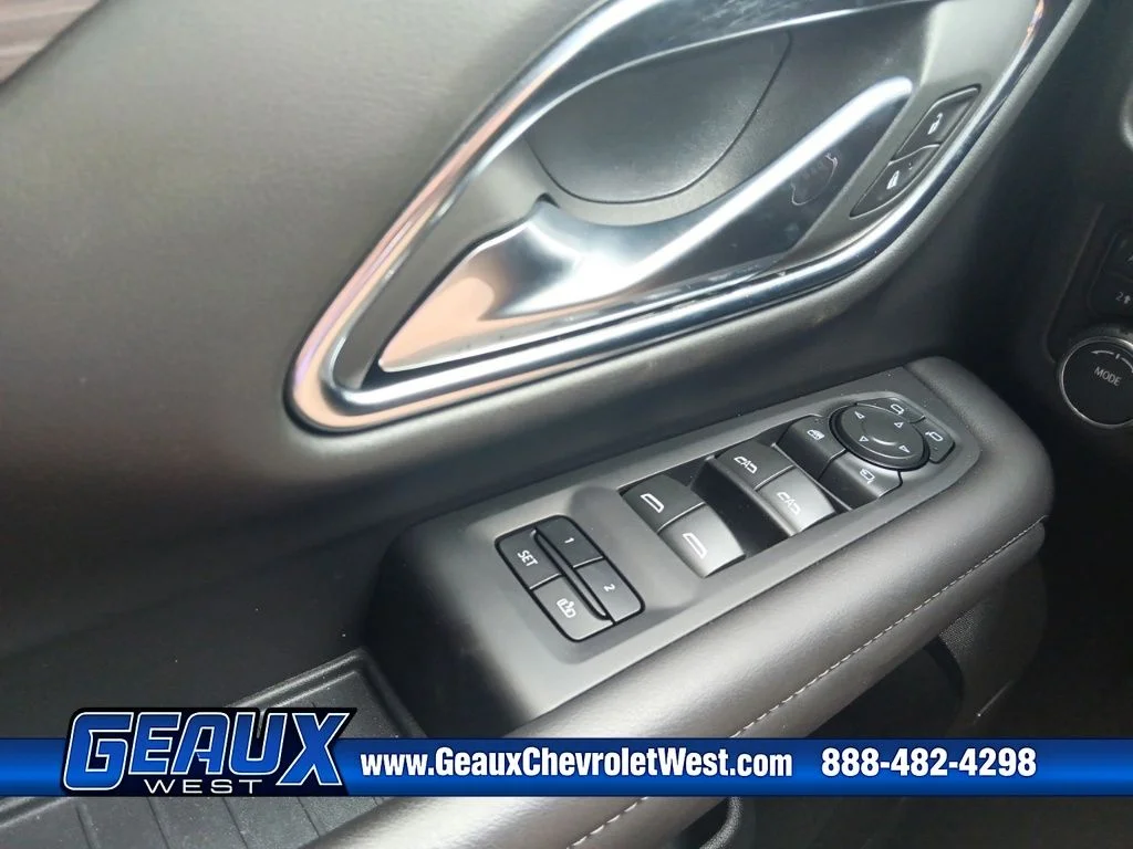 Used 2024 Gray Chevrolet Z71 image 21