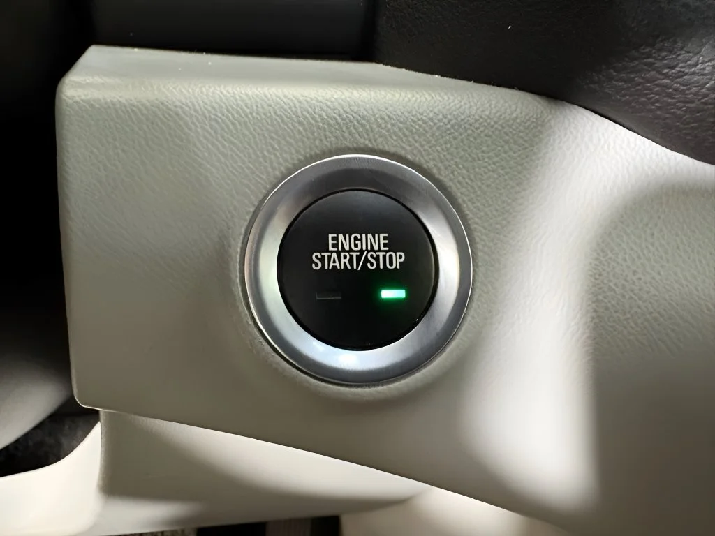 Used 2024 Summit White GMC SLT image 25