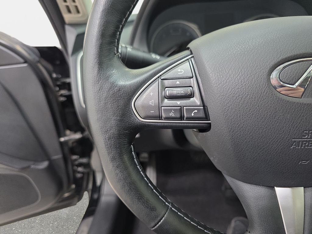 Used 2015 Black Obsidian INFINITI Base image 17
