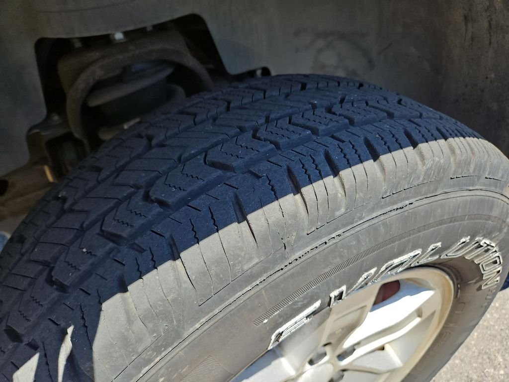 Used 2008 Red GMC SLT image 26