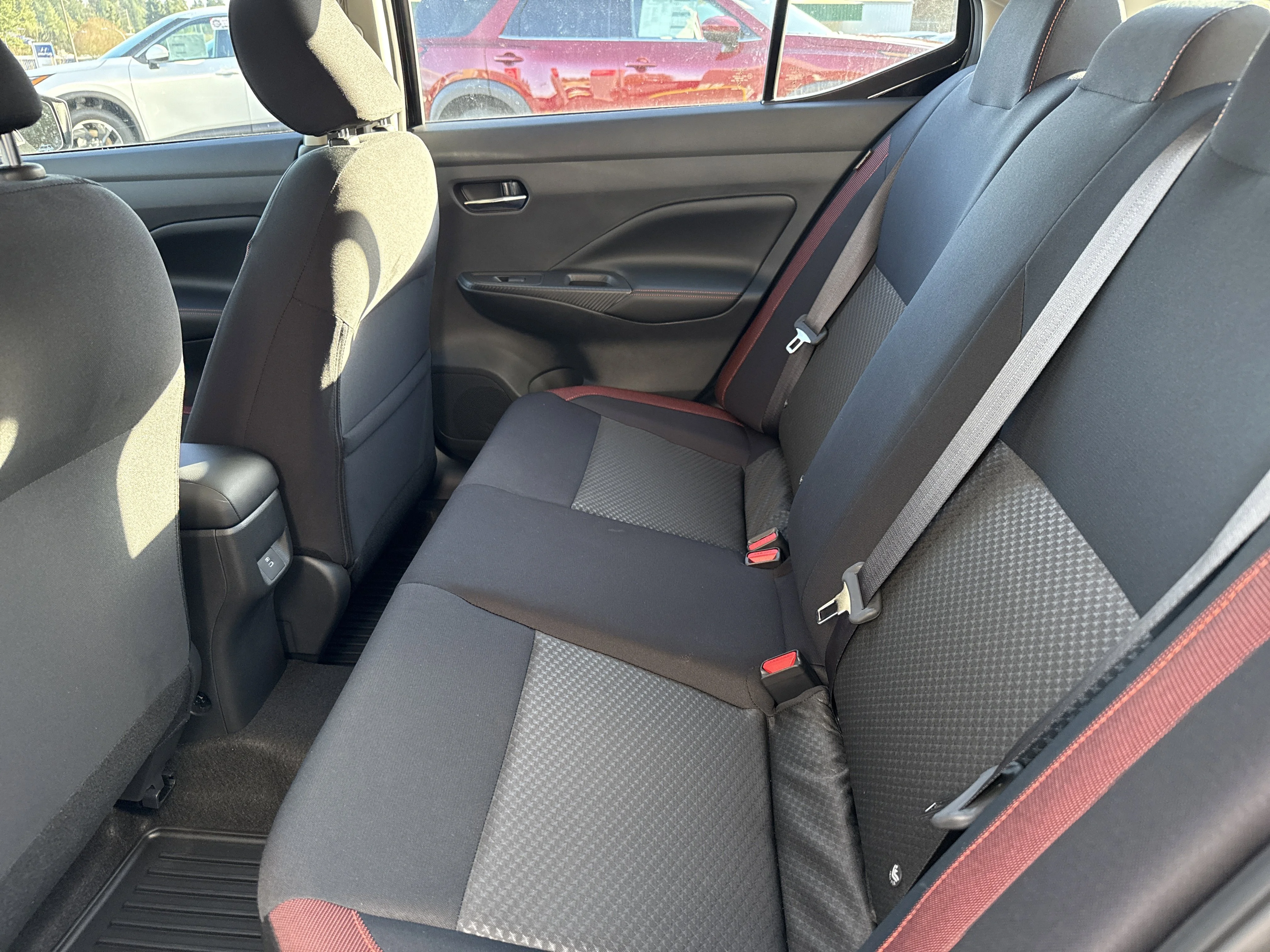 2025 Nissan Versa Sedan SR - Photo 16