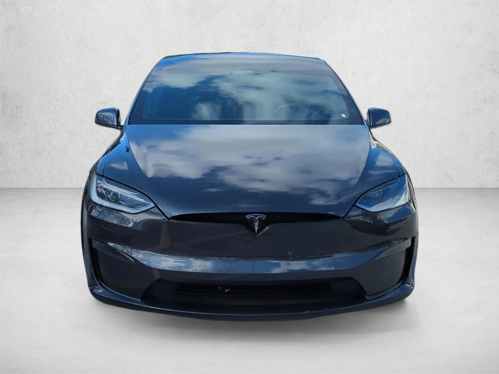 Used 2024 Gray Tesla  image 2
