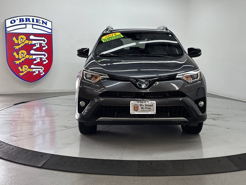 Used 2018 Magnetic Gray Metallic Toyota SE image 10