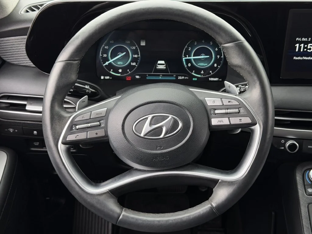Used 2023 White Hyundai Limited image 12