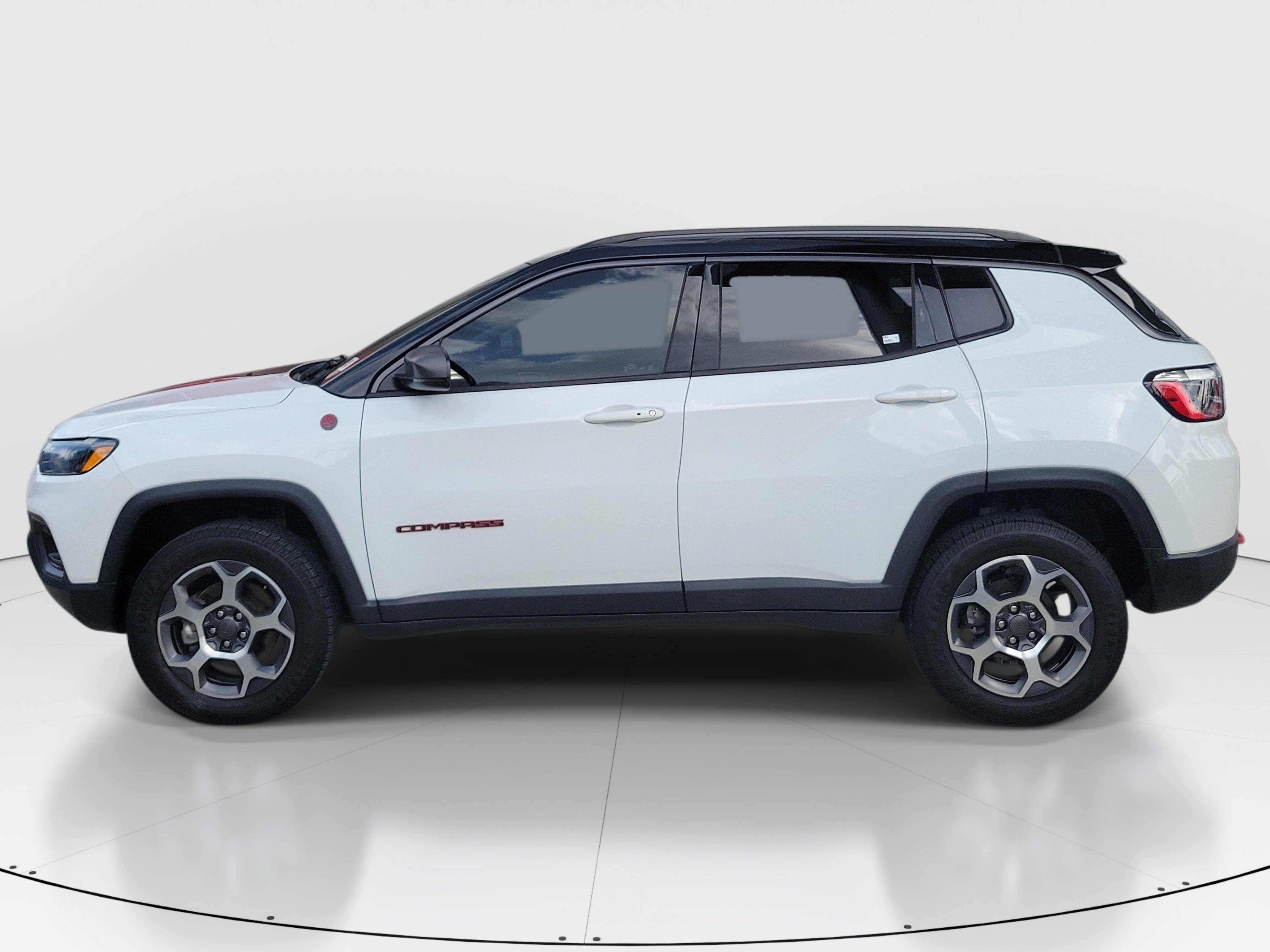 Used 2022 Bright White Clearcoat Jeep Trailhawk image 4