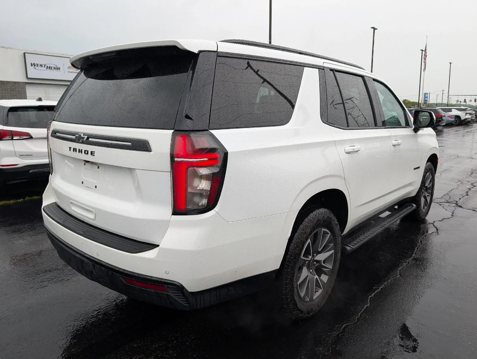 Used 2024 Summit White Chevrolet Z71 image 9