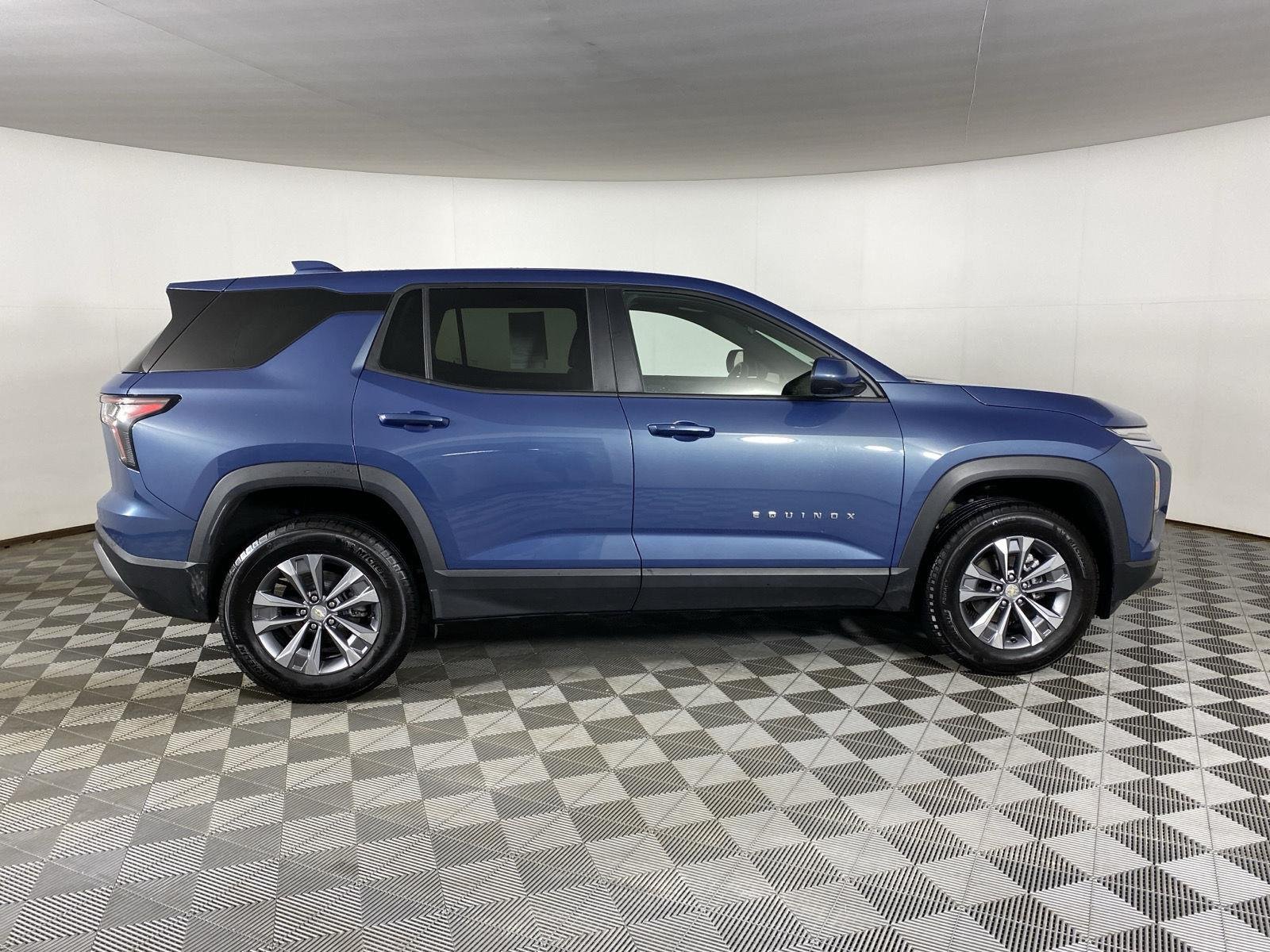 Used 2025 Lakeshore Blue Metallic Chevrolet AWD LT image 8