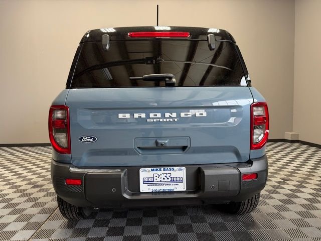 New 2026 Azure Gray Metallic Tri-Coat Ford Outer Banks® image 9