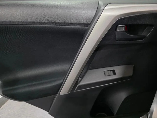 Used 2017 Silver Toyota LE image 11
