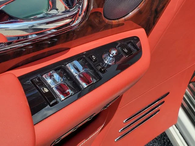 Used 2019 White Rolls-Royce Base image 30