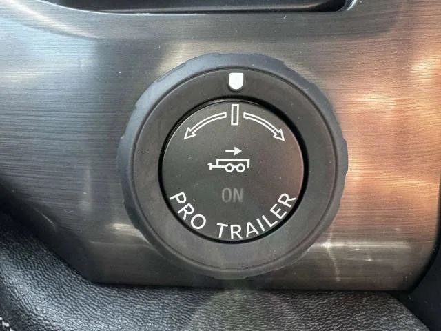 2025 Ford F-150 Lightning Flash - Photo 20