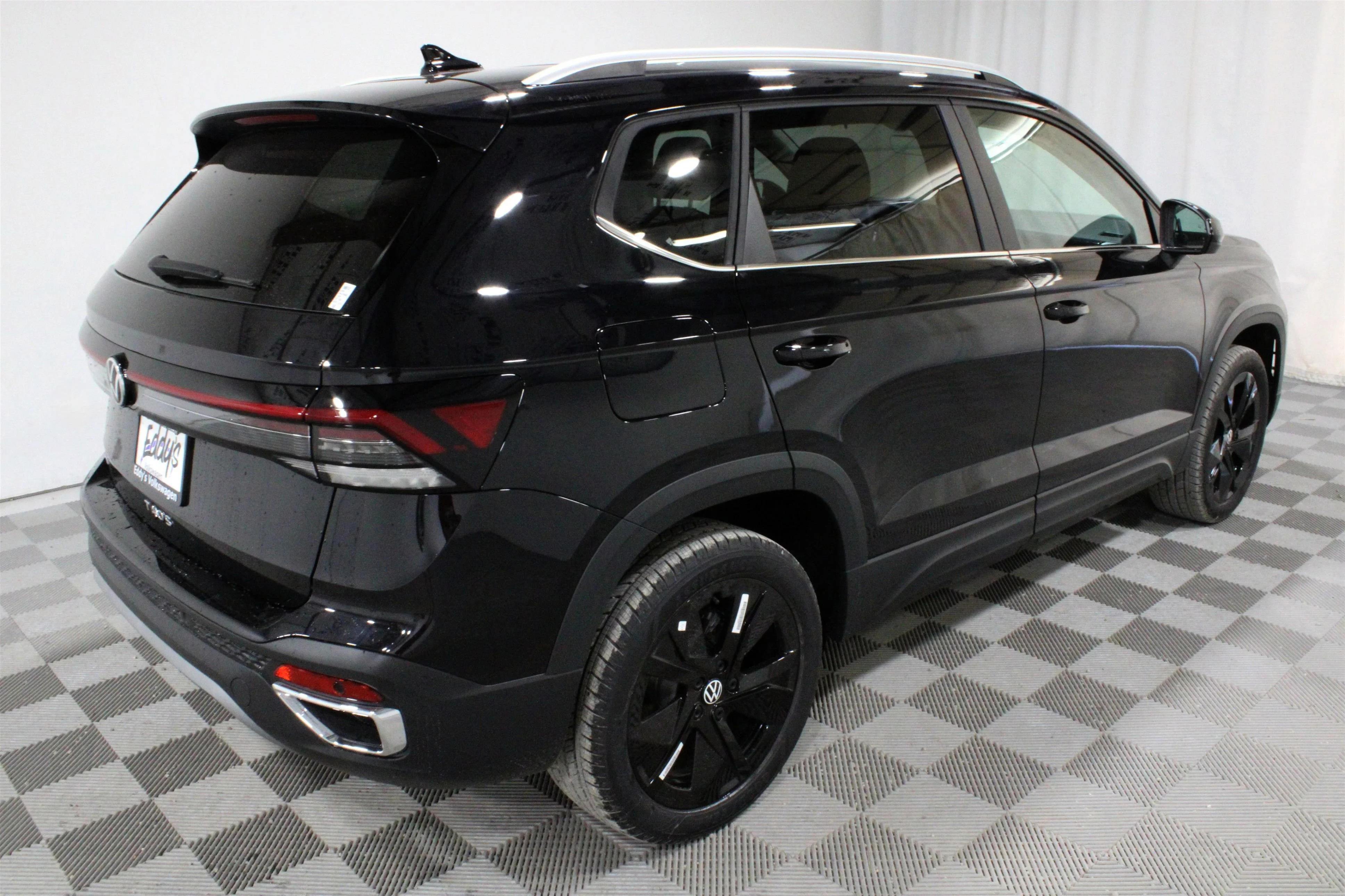New 2026 Deep Black Pearl Volkswagen SE image 27
