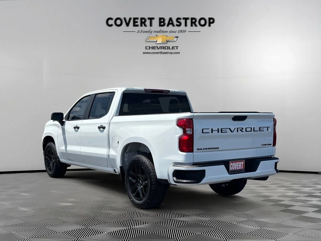 Used 2025 White Chevrolet Custom image 4