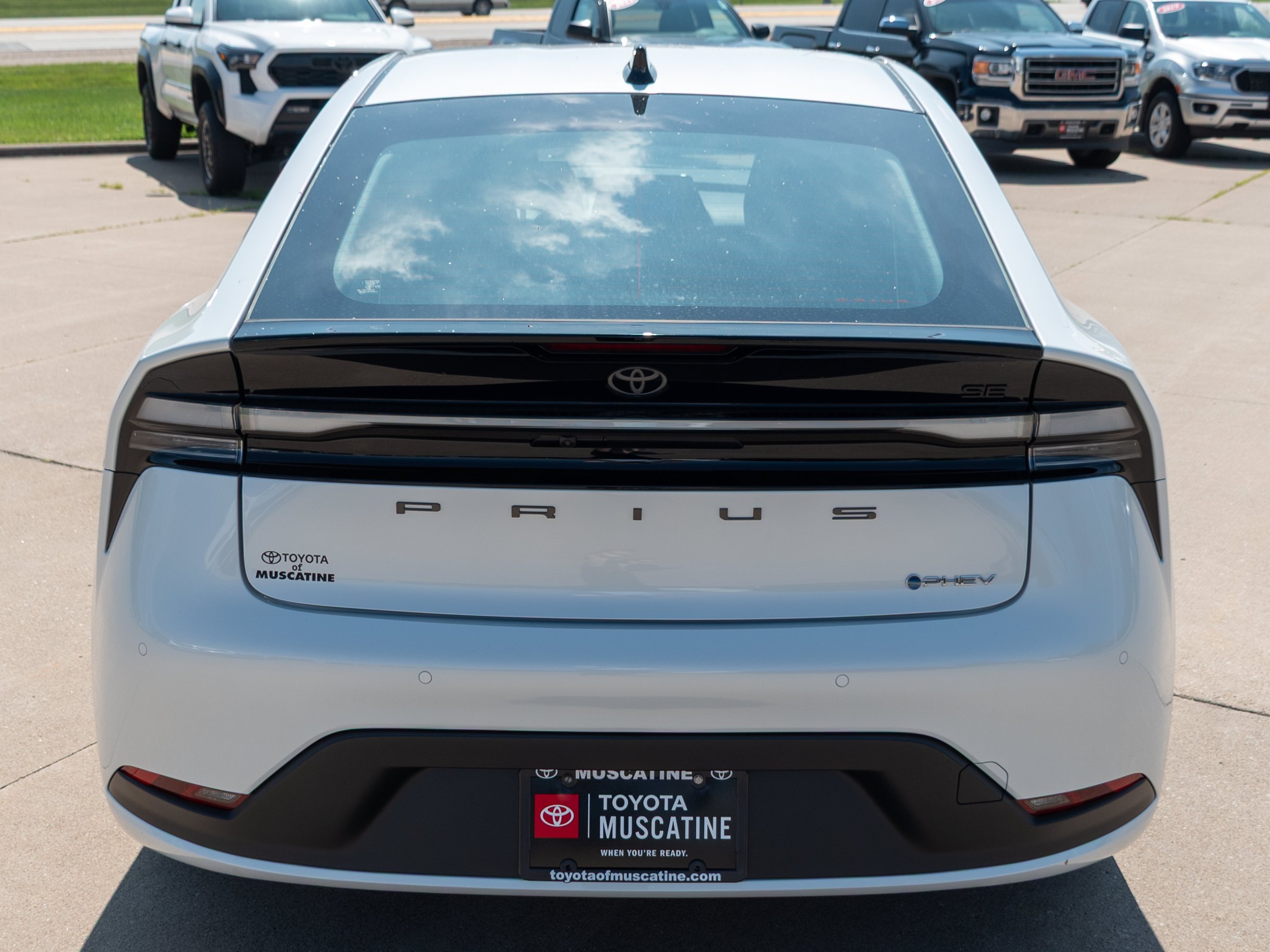 New 2026 Wind Chill Pearl <sup>1</sup> Toyota  SE image 18