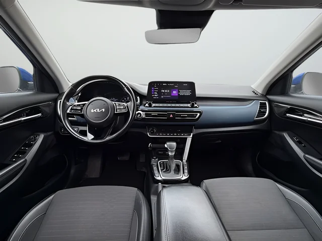 Used 2023 Blue Kia Nightfall image 11