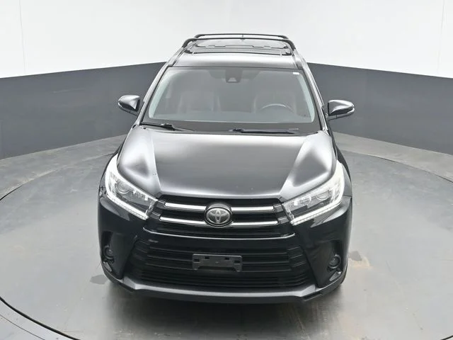 Used 2019 Midnight Black Metallic Toyota SE image 14