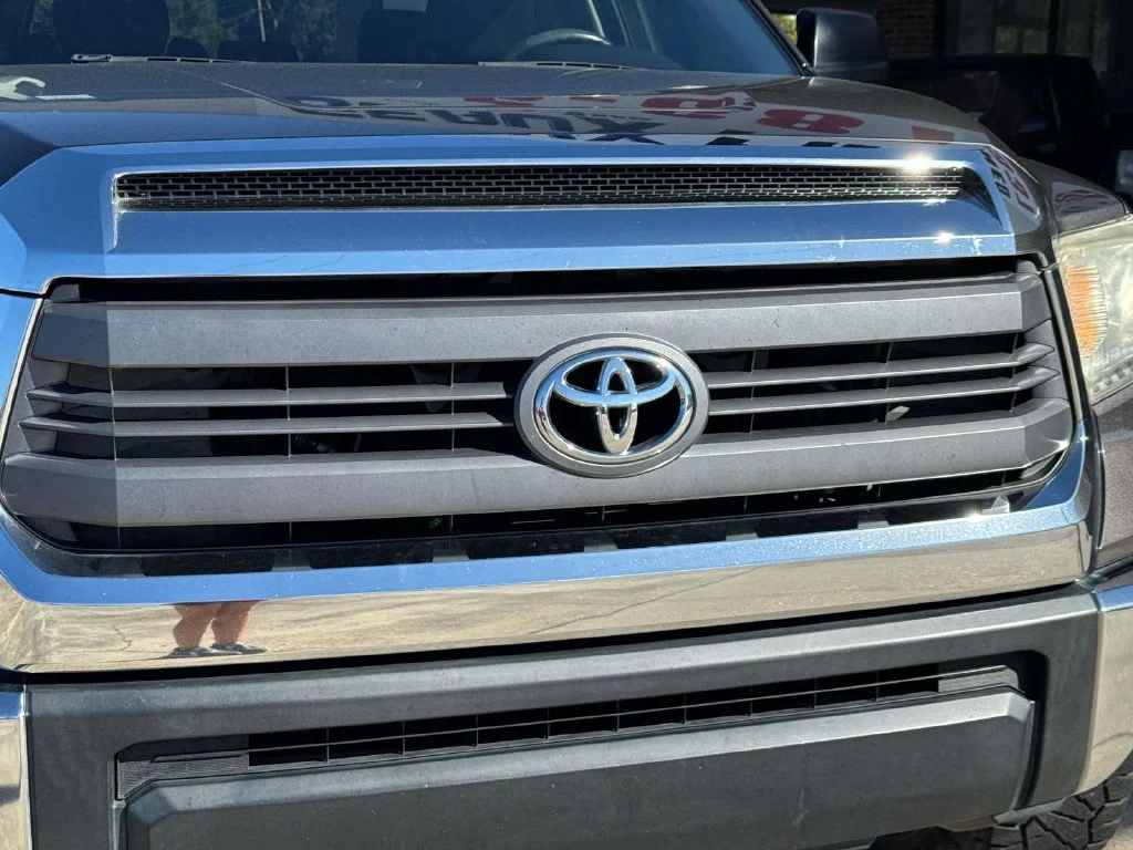 Used 2015 Gray Toyota SR5 image 5