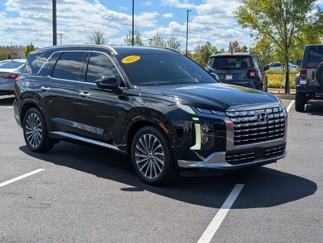 Used 2023 Black Hyundai Calligraphy image 4
