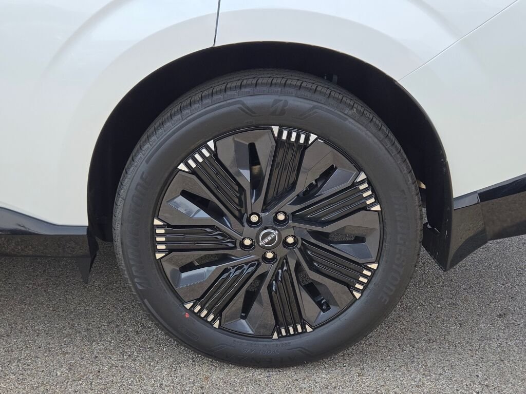 New 2027 White Nissan Platinum image 14