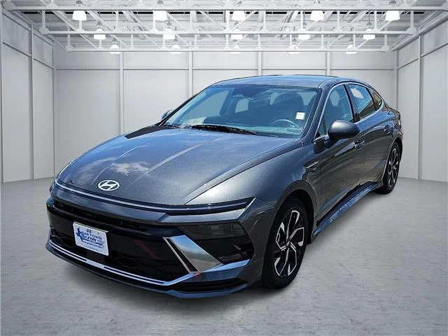 Used 2025 Portofino Gray Hyundai SEL Front-Wheel Drive image 1