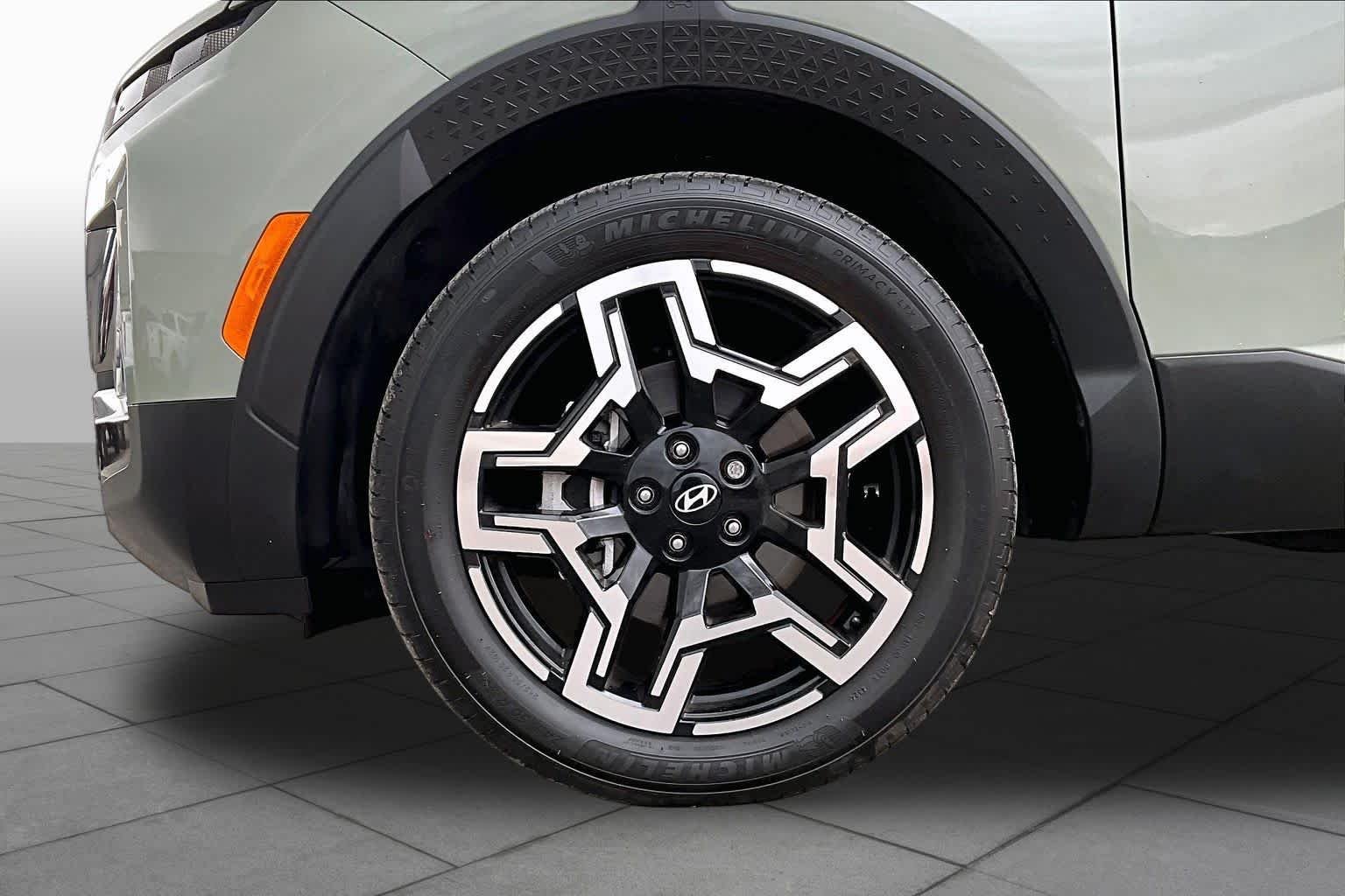 Certified Used 2025 Sage Gray Hyundai Limited image 11