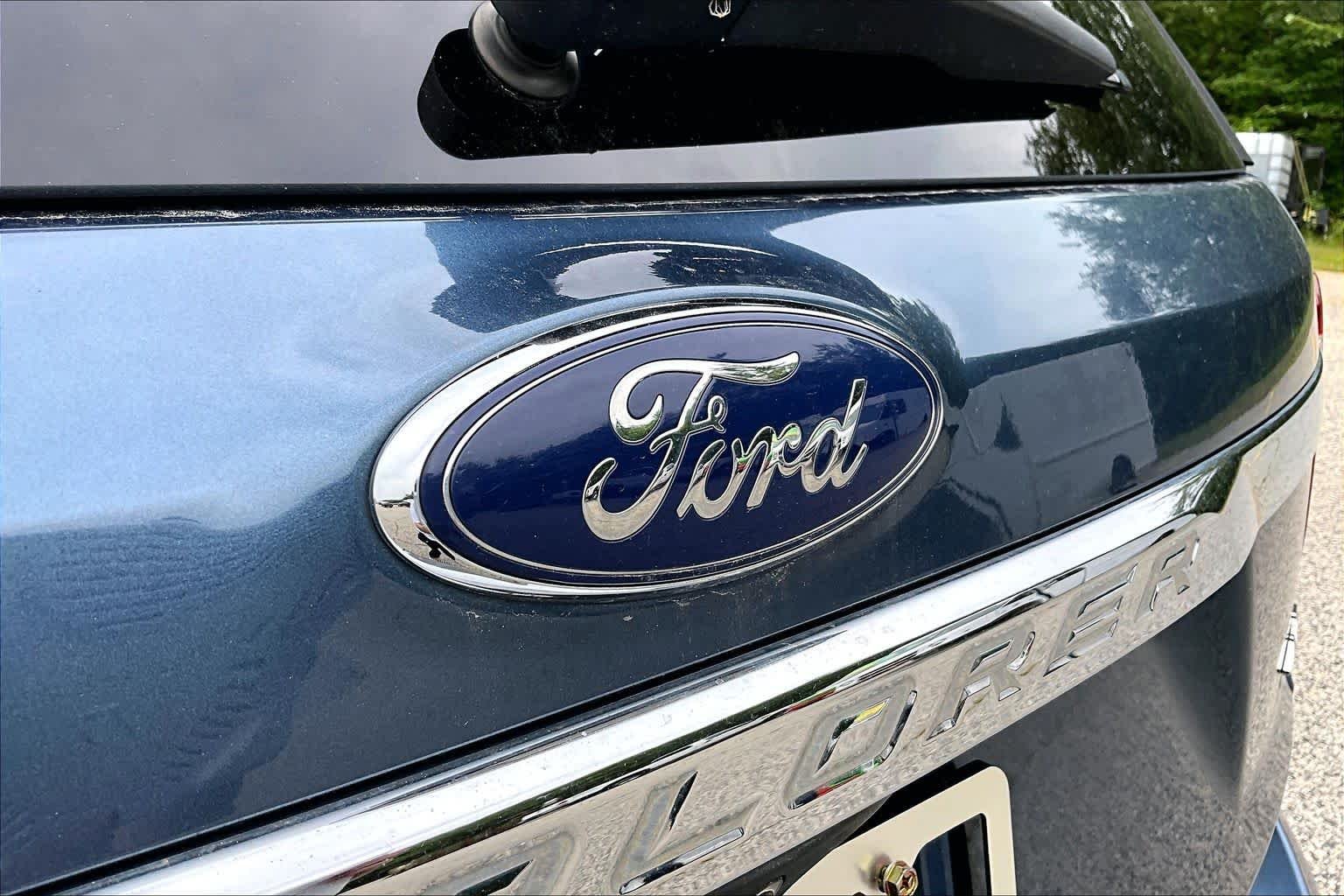 Used 2018 Blue Metallic Ford XLT image 33