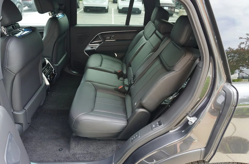 New 2026 Carpathian Grey Land Rover SE image 37
