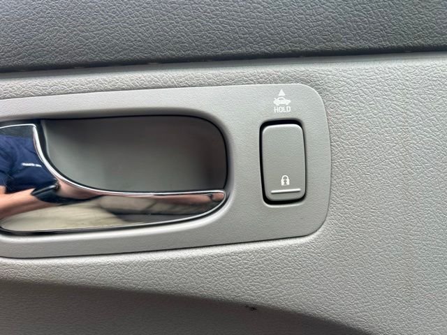 Used 2008 Gray Buick CXL image 15