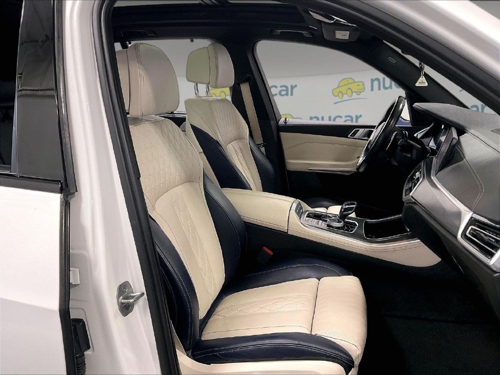 Used 2022 White BMW xDrive40i image 11