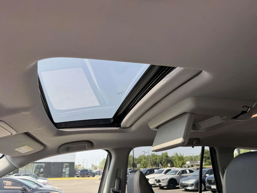 Used 2019  Honda Touring image 4