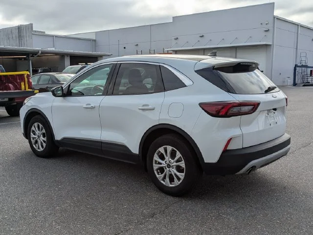 Used 2024 Oxford White Ford Active image 5