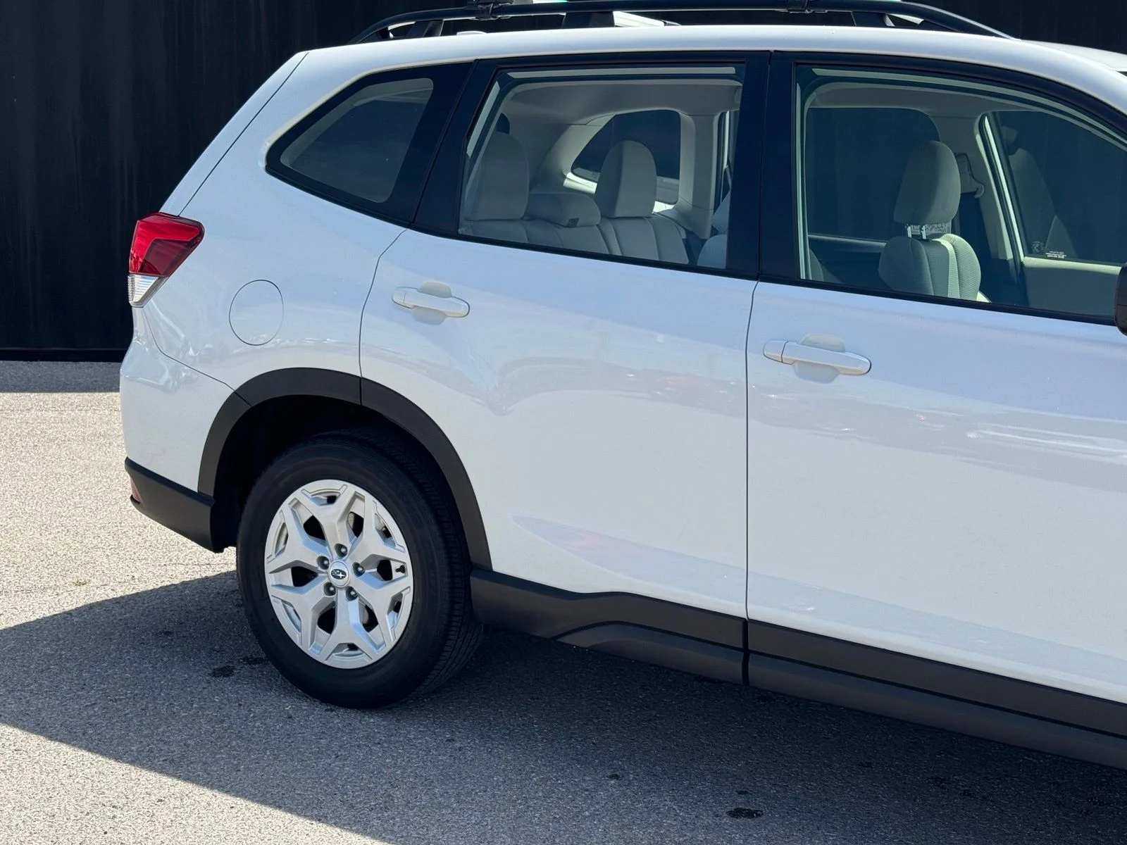 Used 2023 White Subaru Base image 4