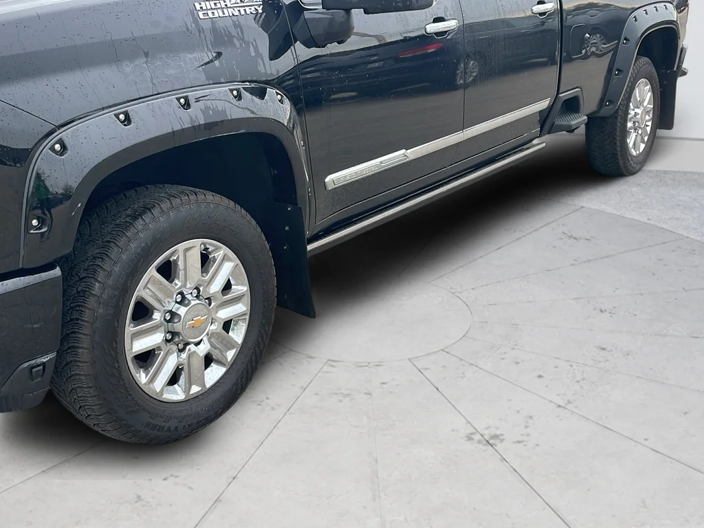 Used 2024 Black Chevrolet High Country image 42