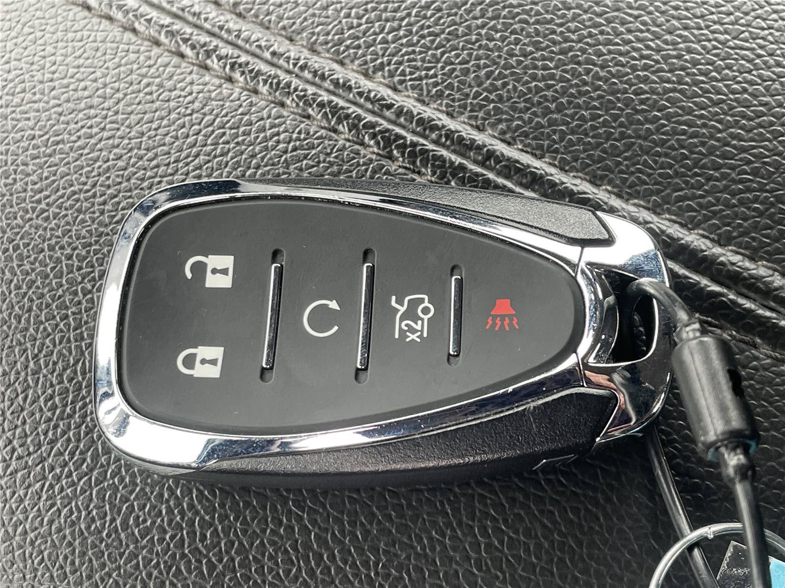 Used 2025 Mosaic Black Metallic Chevrolet LT image 20