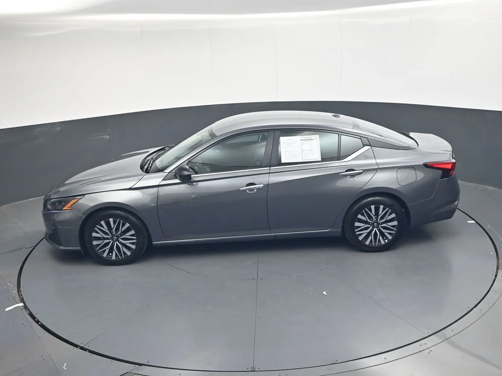 Used 2025 Gray Nissan 2.5 SV image 28