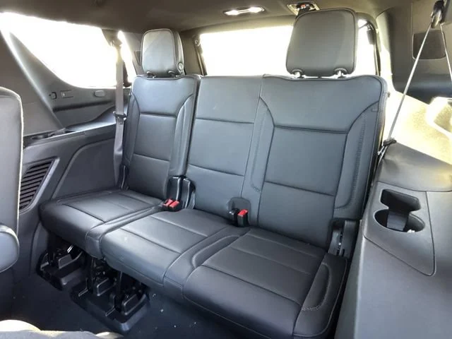 2027 GMC Yukon Denali - Photo 11