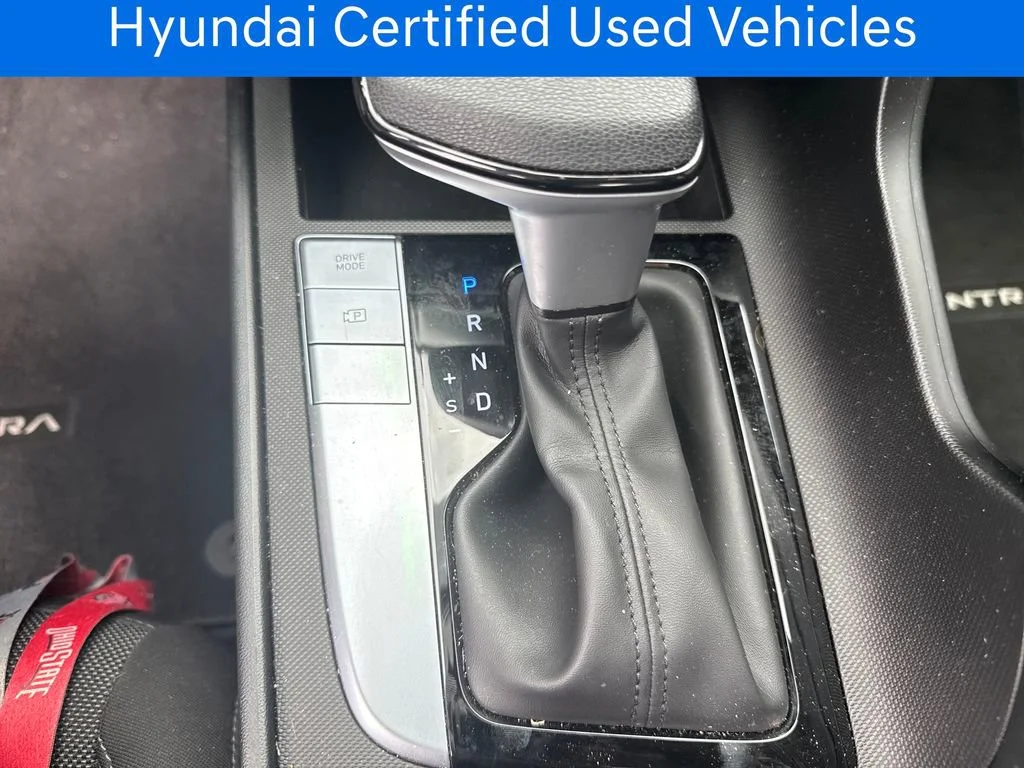 Certified Pre-Owned 2025 Hyundai Elantra SE