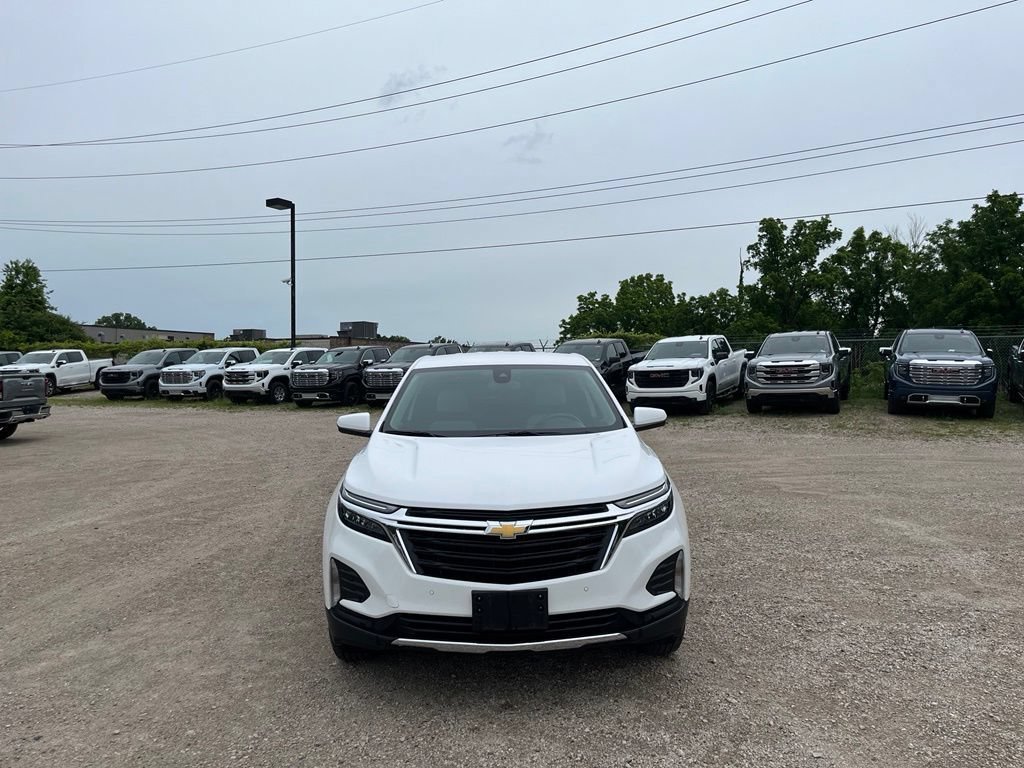 Used 2024 Summit White Chevrolet LT image 4