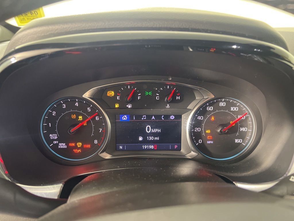 Used 2023 Iridescent Pearl Tricoat Chevrolet LT Cloth image 17