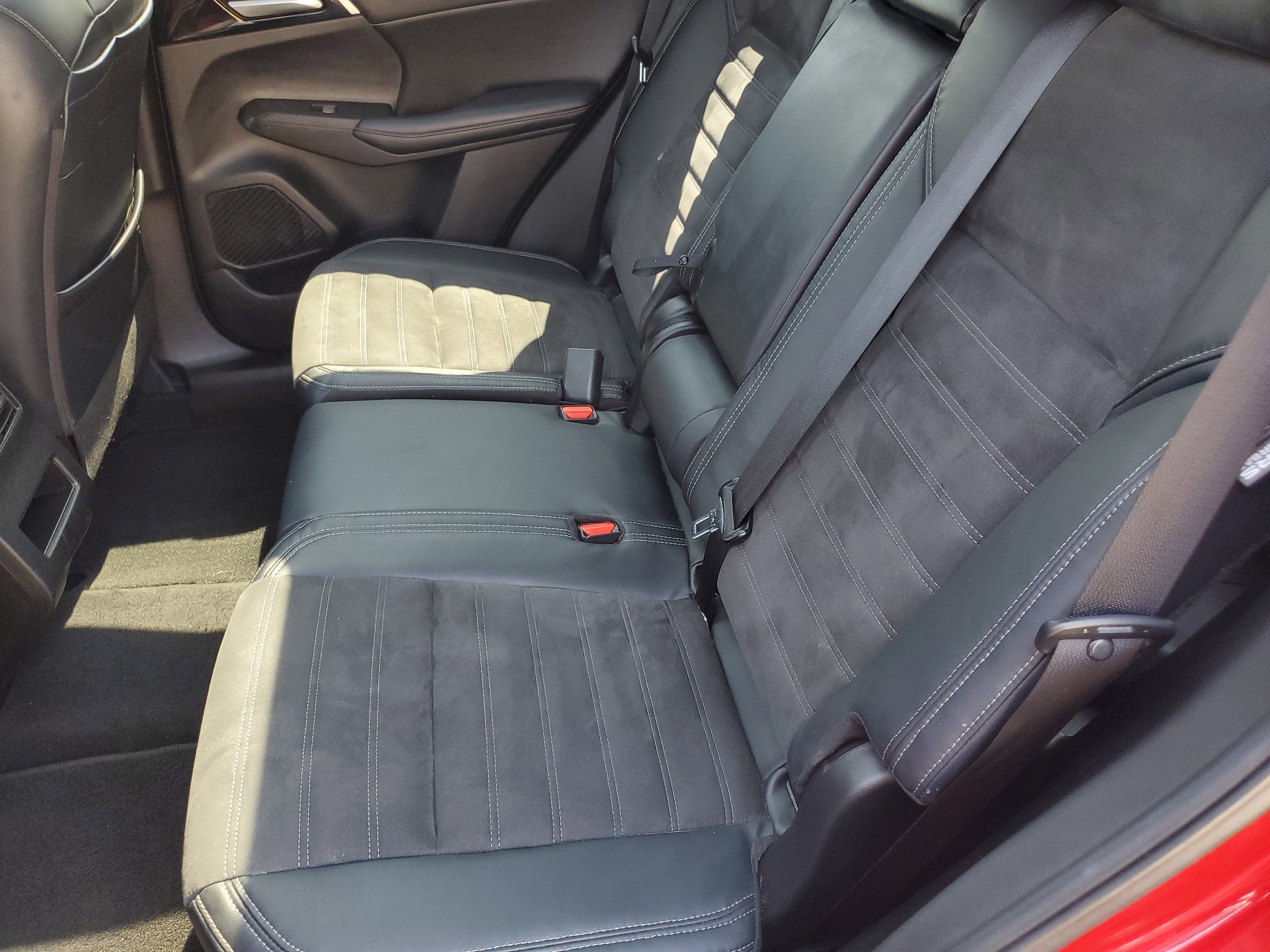 Used 2023 Red Mitsubishi SE image 10