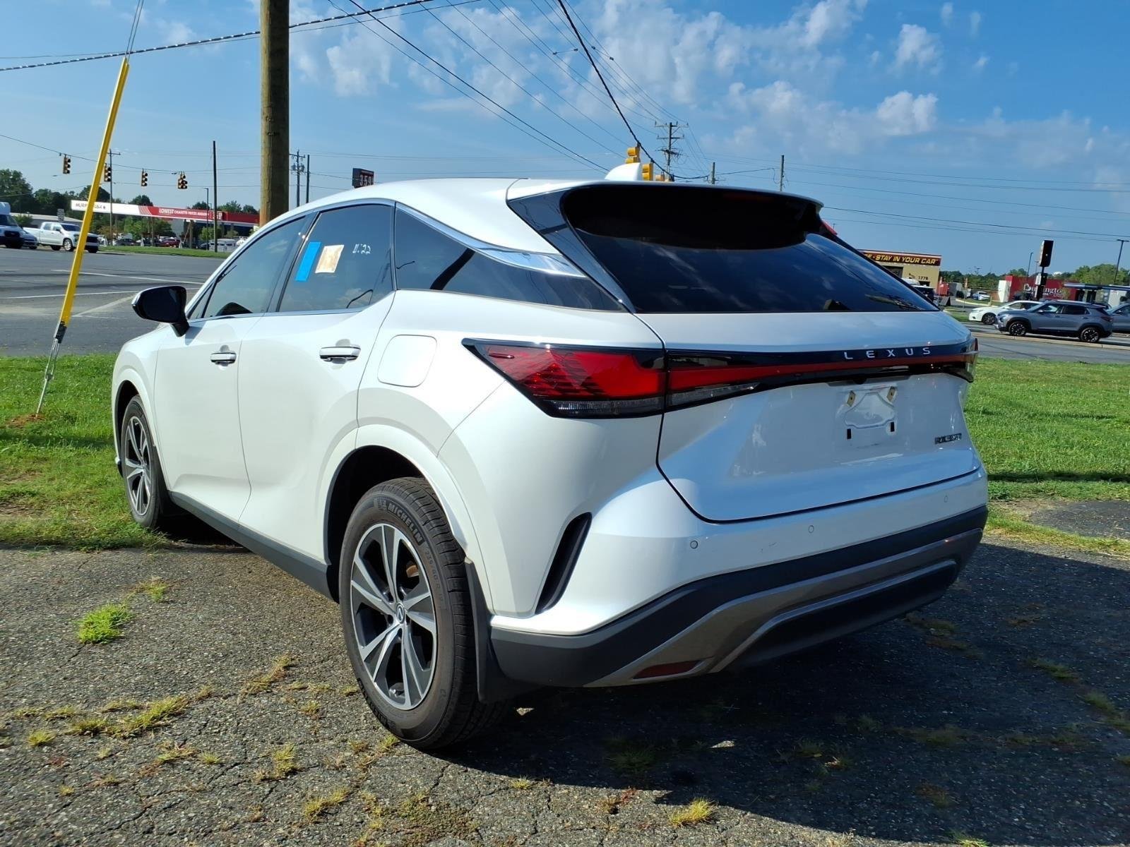 Used 2023 Eminent White Pearl Lexus RX 350 Luxury image 4