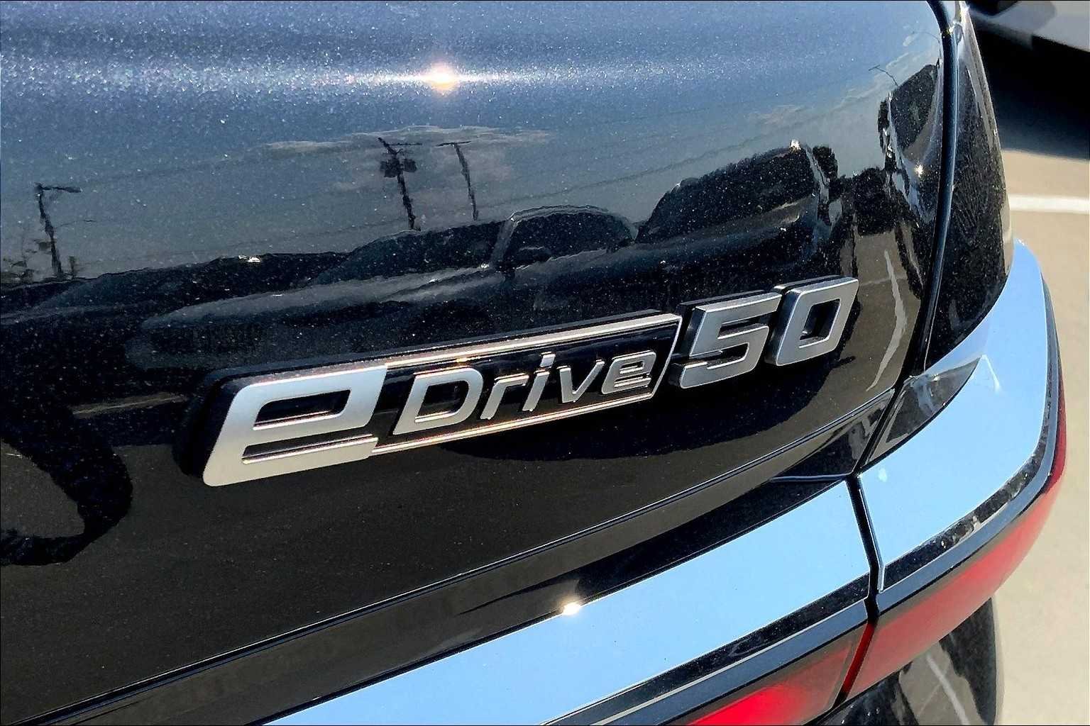 Used 2026 Black Sapphire Metallic BMW eDrive50 image 15