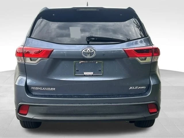 Used 2019 Blue Toyota XLE image 4