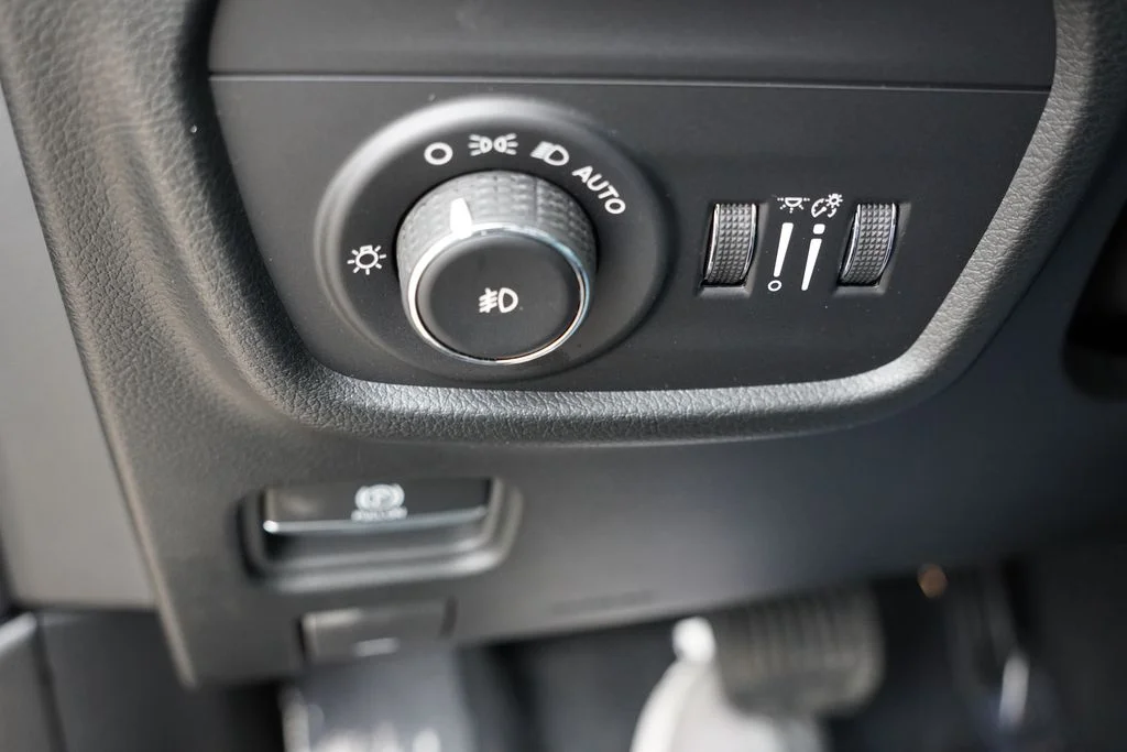 Used 2026 Black Jeep Limited Reserve image 27
