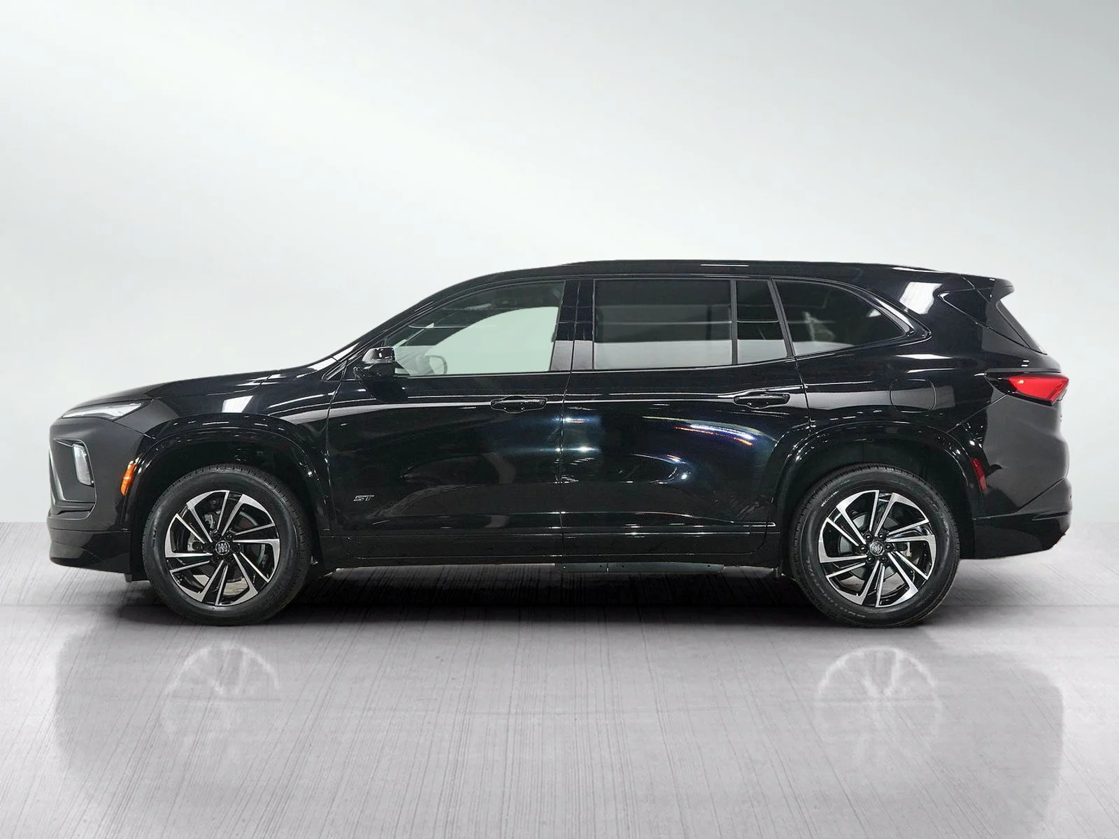Used 2025 Buick Enclave Sport Touring with VIN 5GAEVBRS1SJ289721 for sale in Wayzata, Minnesota