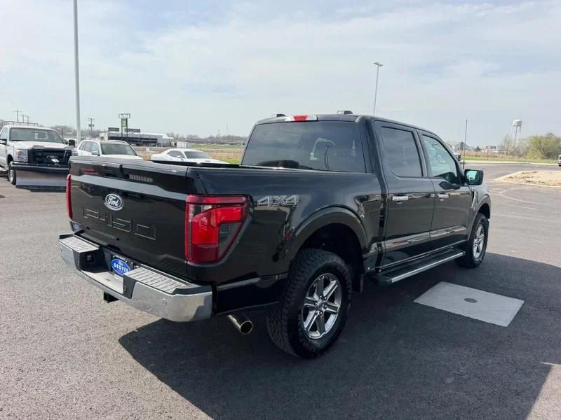 Certified Used 2025 Agate Black Metallic Ford XLT image 5
