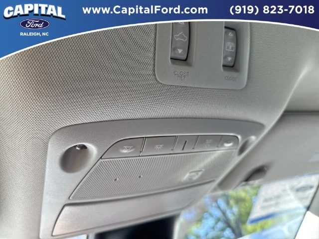 Used 2021 White Nissan Platinum image 33