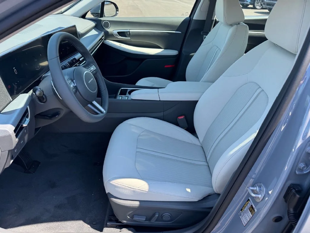 Used 2026 Blue Hyundai SEL Sport image 7