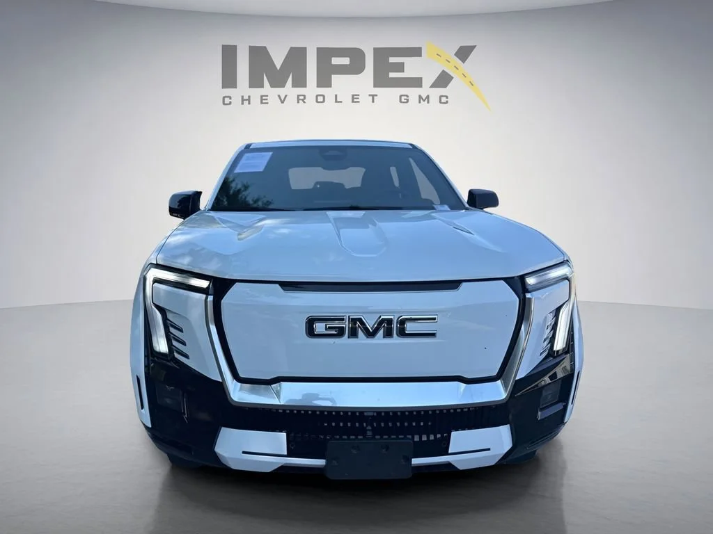 Used 2025 Summit White GMC Extended Range Denali image 8